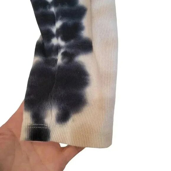 GB Giani Bernini Girl's Tan/Navy Cotton/Spandex Cropped Long Sleeve T-Shirt - Picture 6 of 9